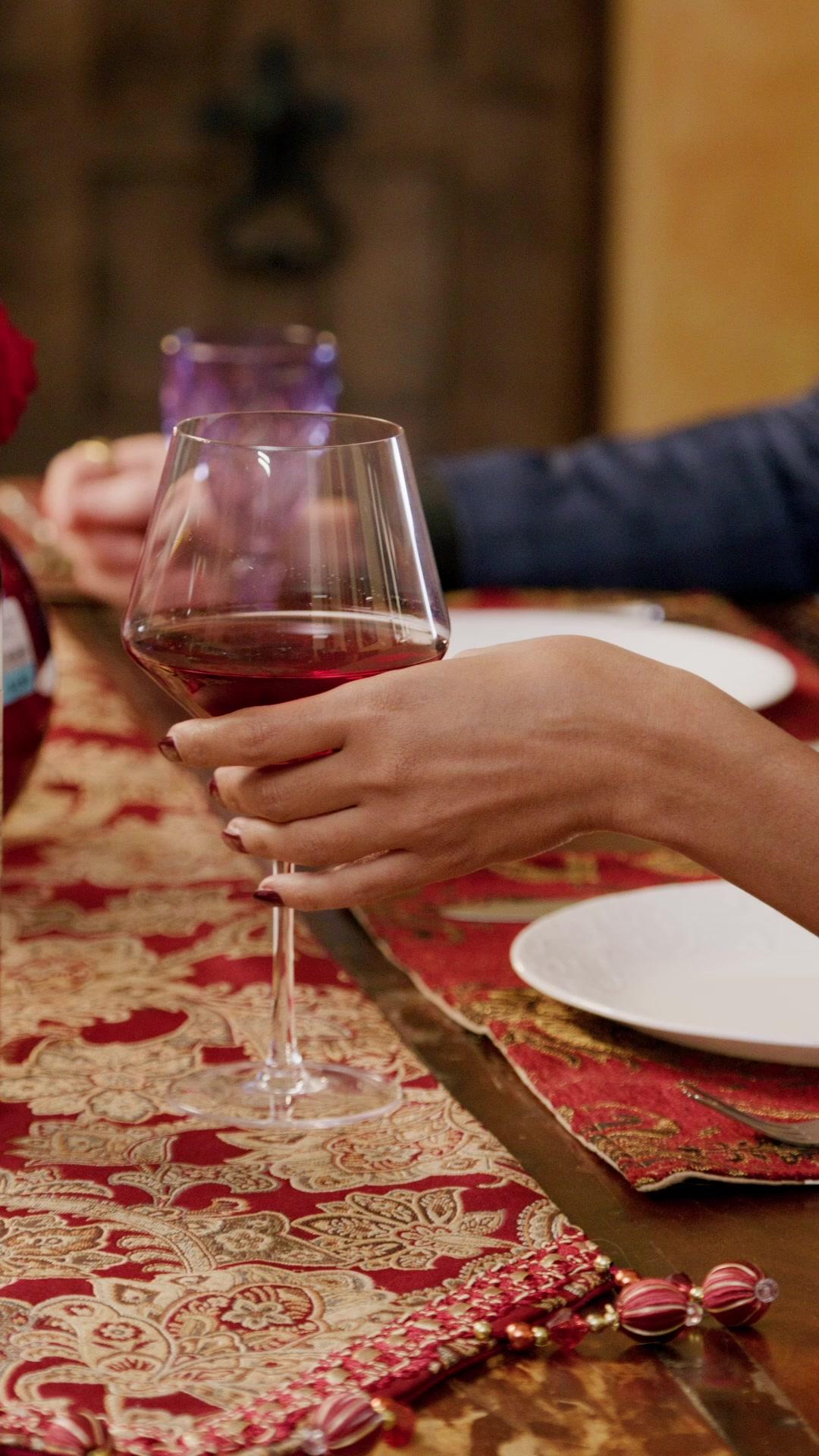 THE ALPHA'S KEPT WOMAN