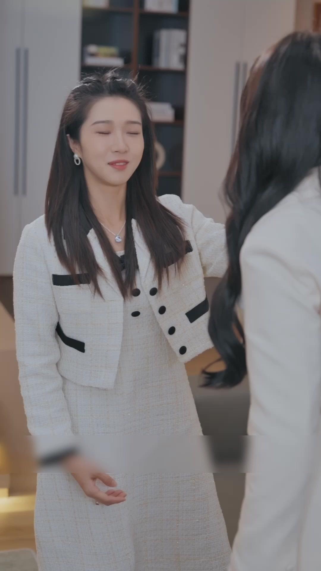 Istri Bos Bosan, Mulai Kerja Hari Ini