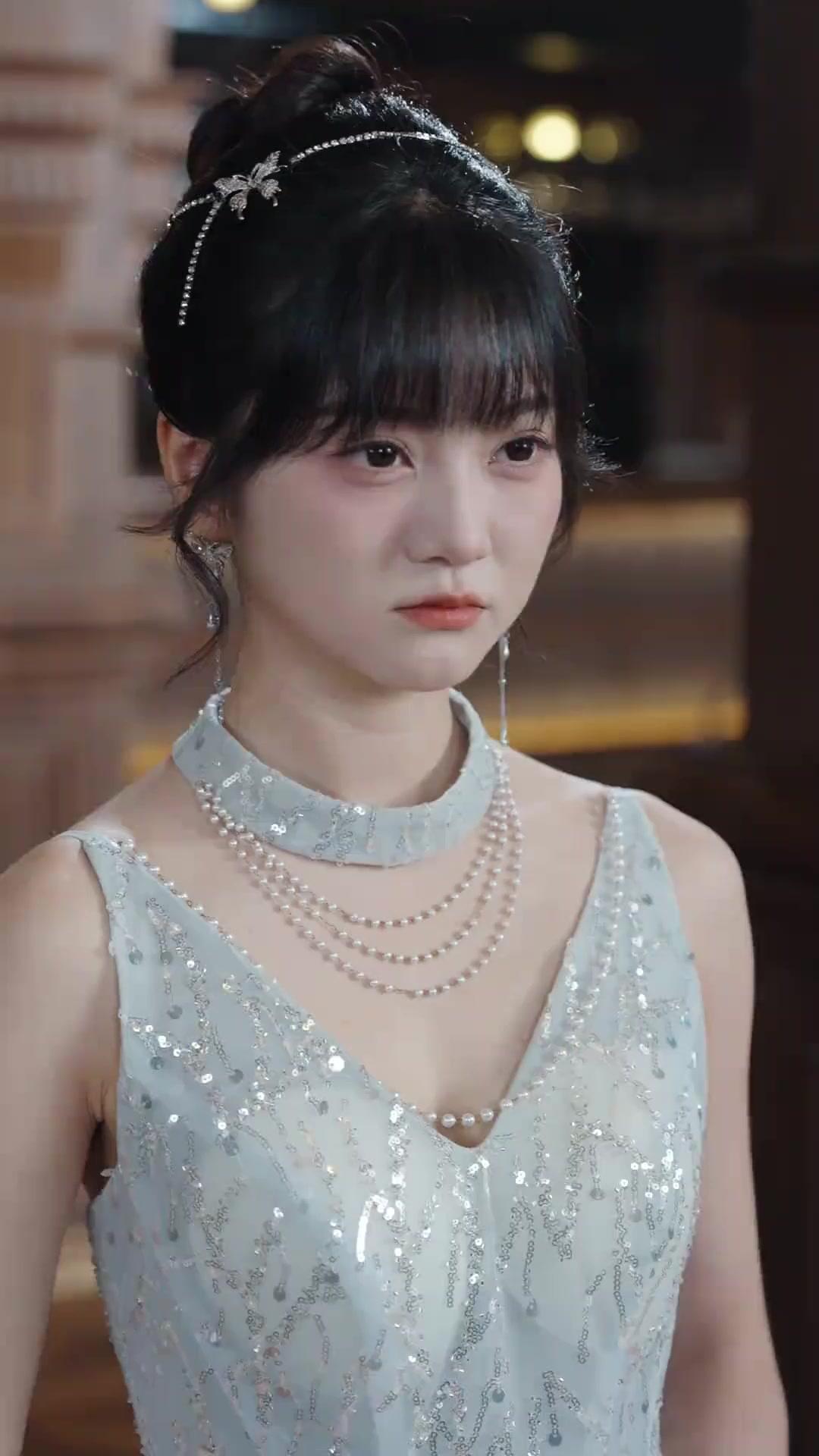 Putri Sah Robek Anak Haram Ayahnya