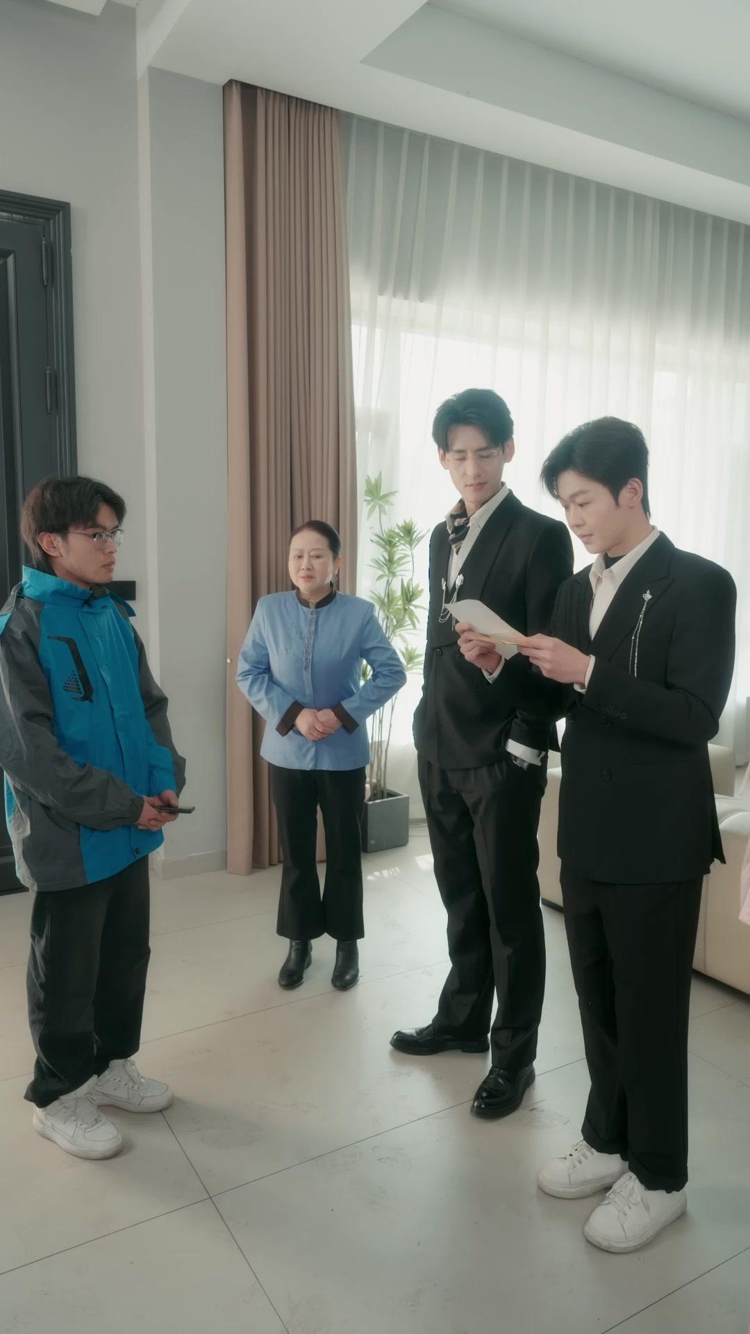 Para kakak yang sedih karena kepergianku