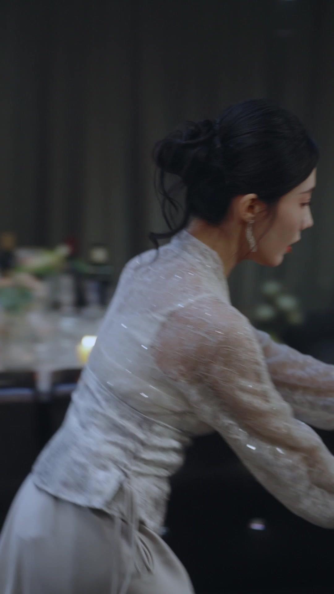 Chồng Cũ Ẩn Thế