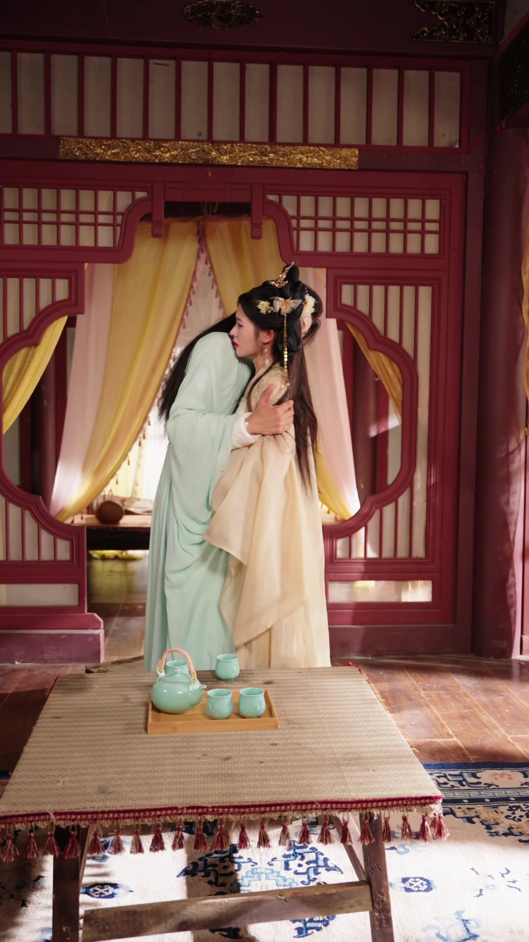 Bangkit Kembali, Menolak Jadi Istri Baik