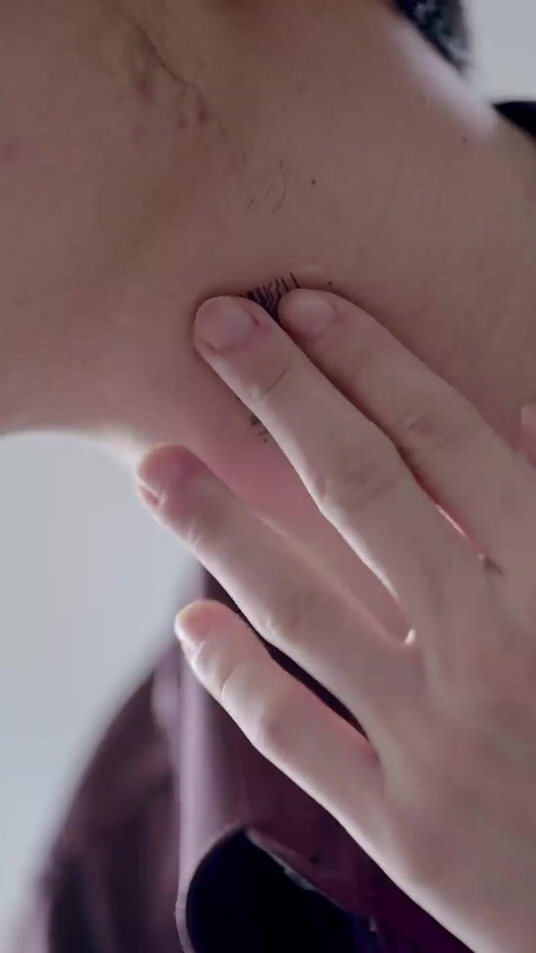 (Doblado) ¡Mi abuela es una niña!