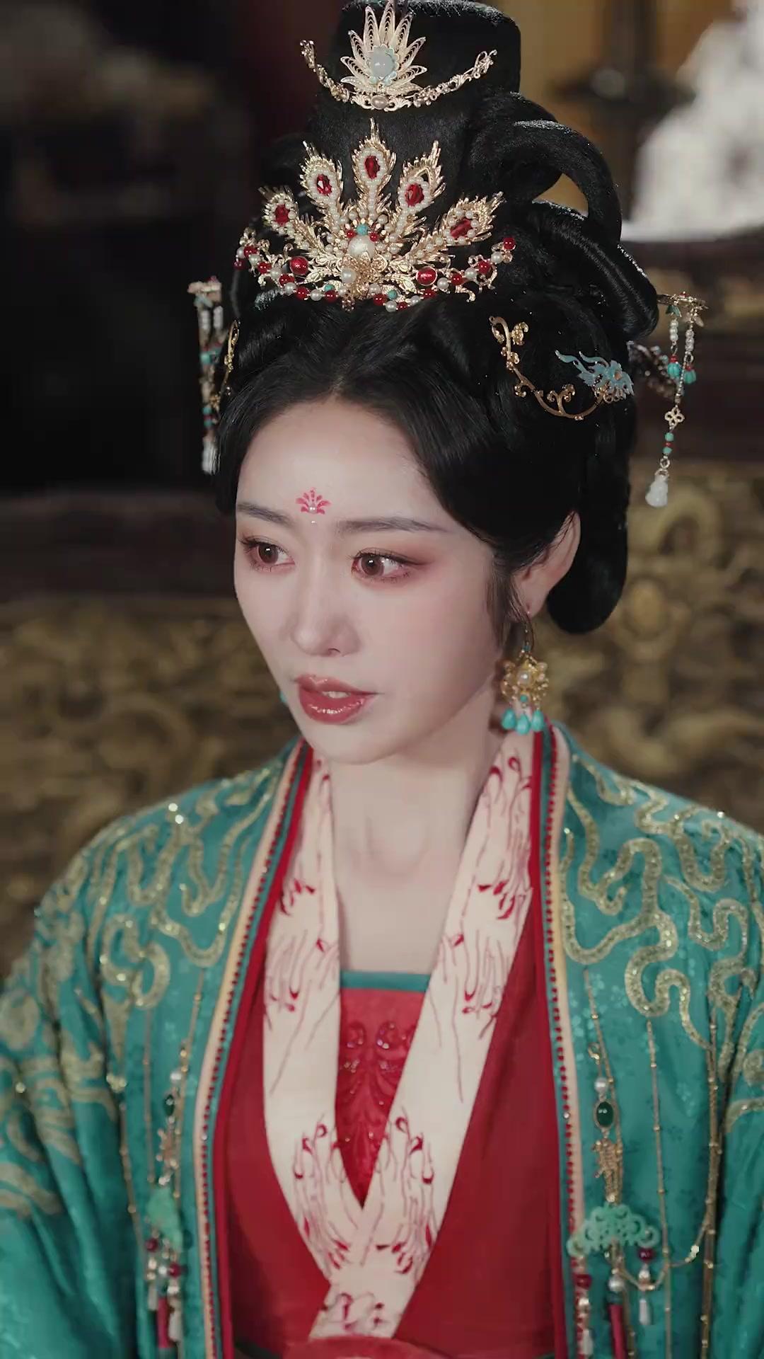 (Doblado)La venganza de la Emperatriz