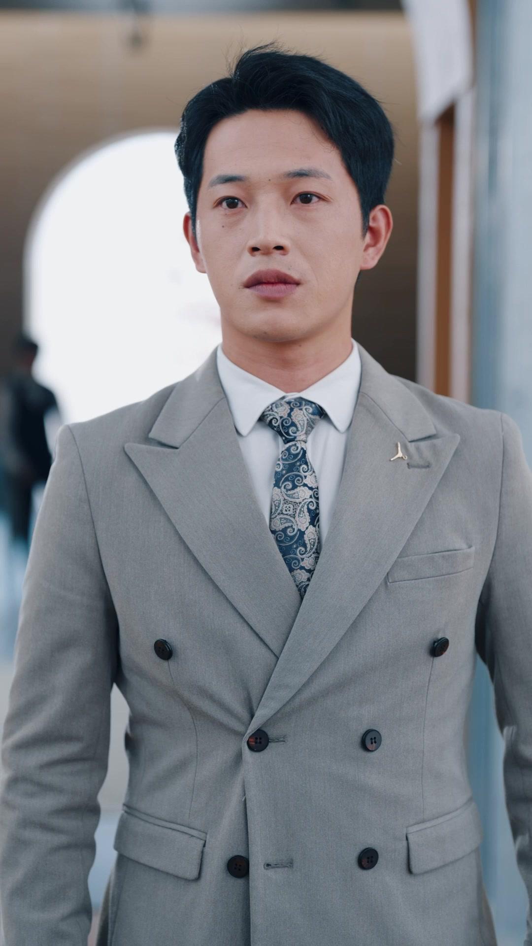 5 Years of Love? He's Clueless! 