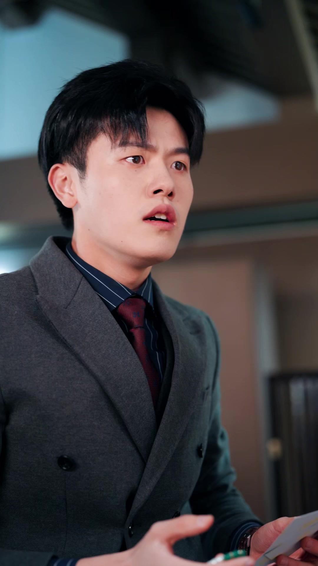 LE SECRET DERRIÈRE DE LA PORTE