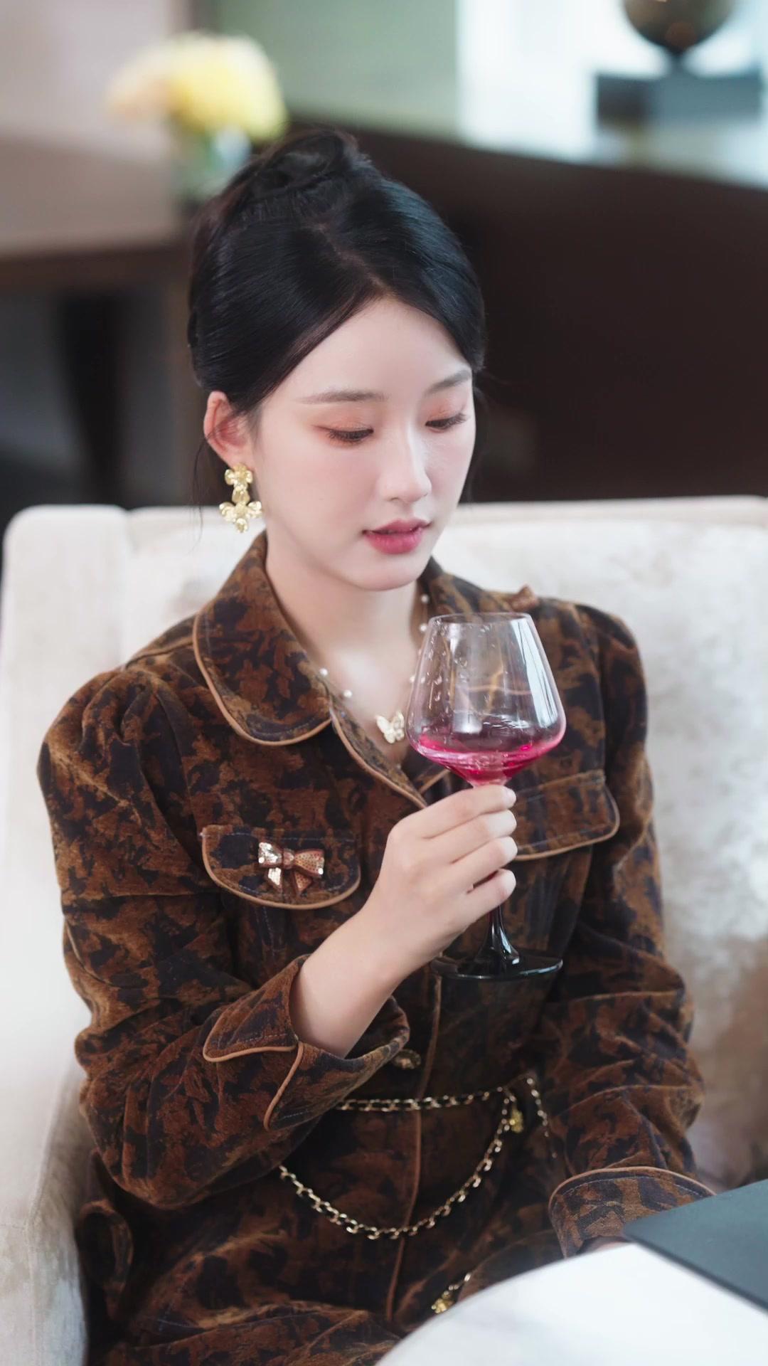  Pengawalku Mencurigakan