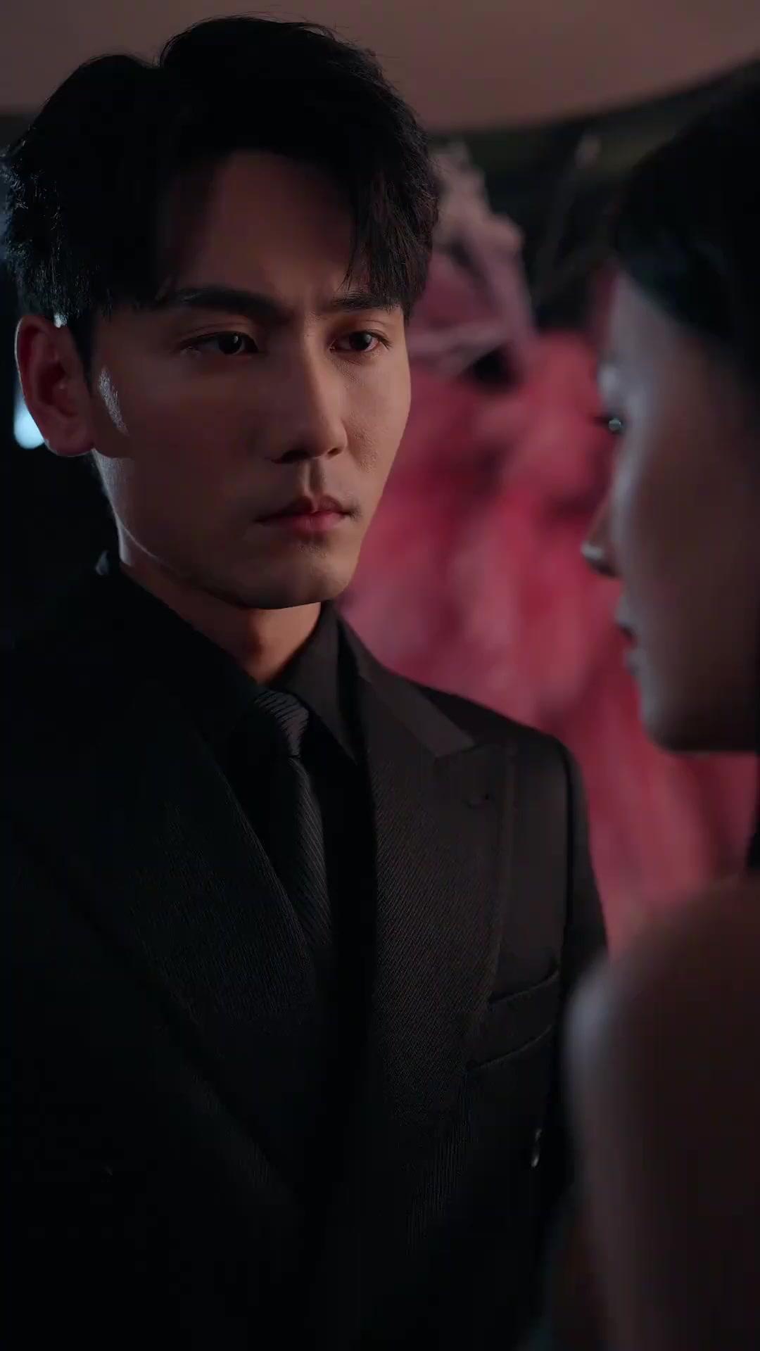 Gölgeler Senfonisinde Aşk