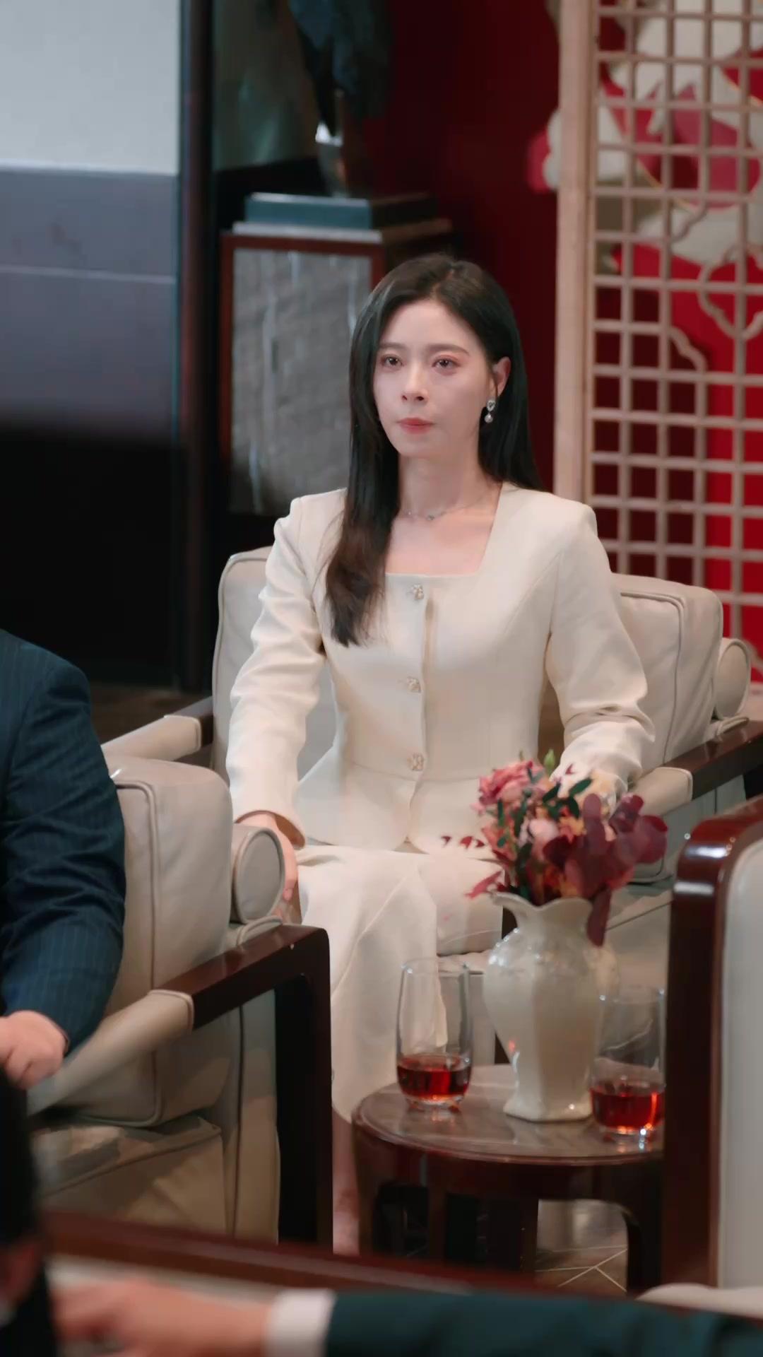 J'ÉPOUSE LE RIVAL MORTEL DE MON MARI