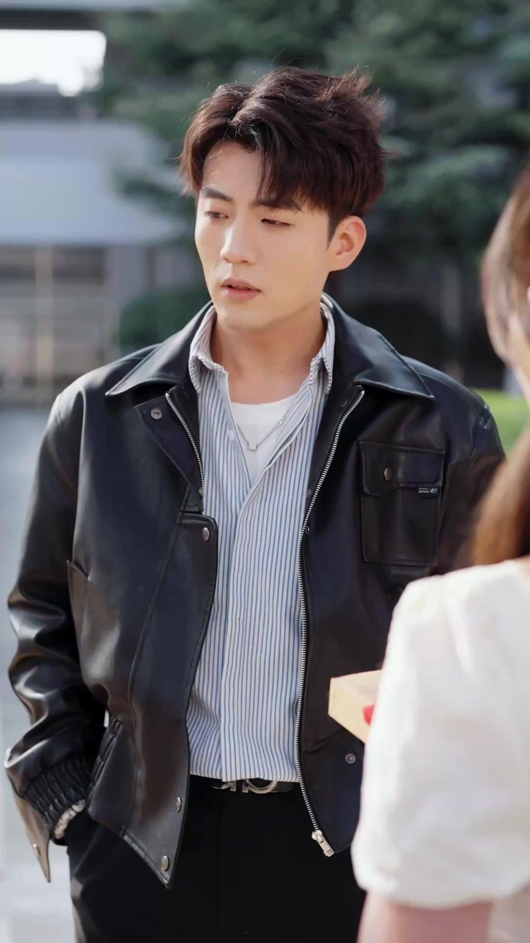 Hati Terkunci, Cinta Datang