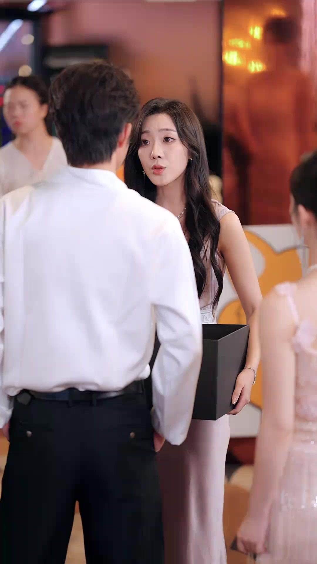 (Dubbed) Betrayed? I'm Your Rival's Wife Now!