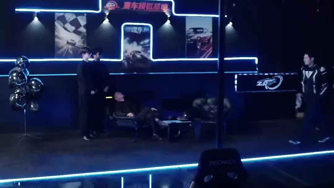 (مُدبلَج) سائق الشاحنات، أقوى مما تتخيل: عندما يتحول المُهمل إلى قائد