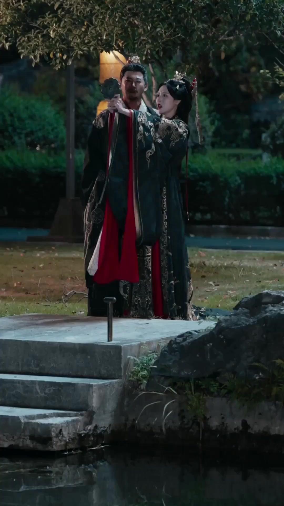 (Dubbed) Dad, My Stepmom's A Queen!