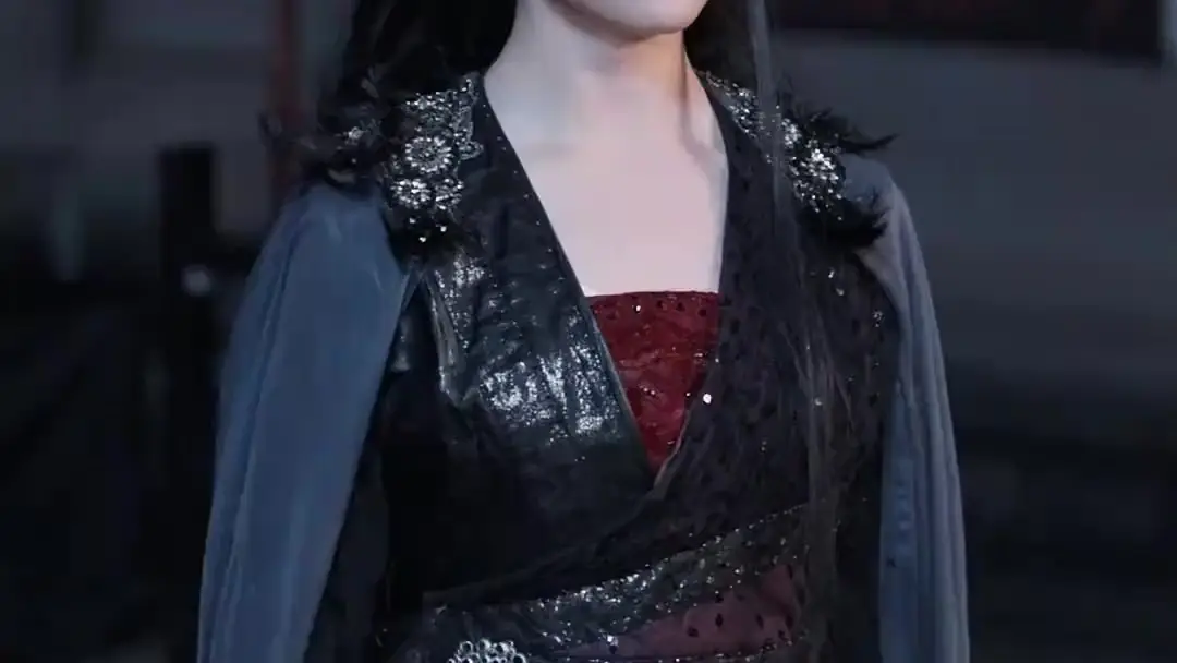 (Doblado) El guerrero divino perdido: La sangre que no salva y el amor que no calla