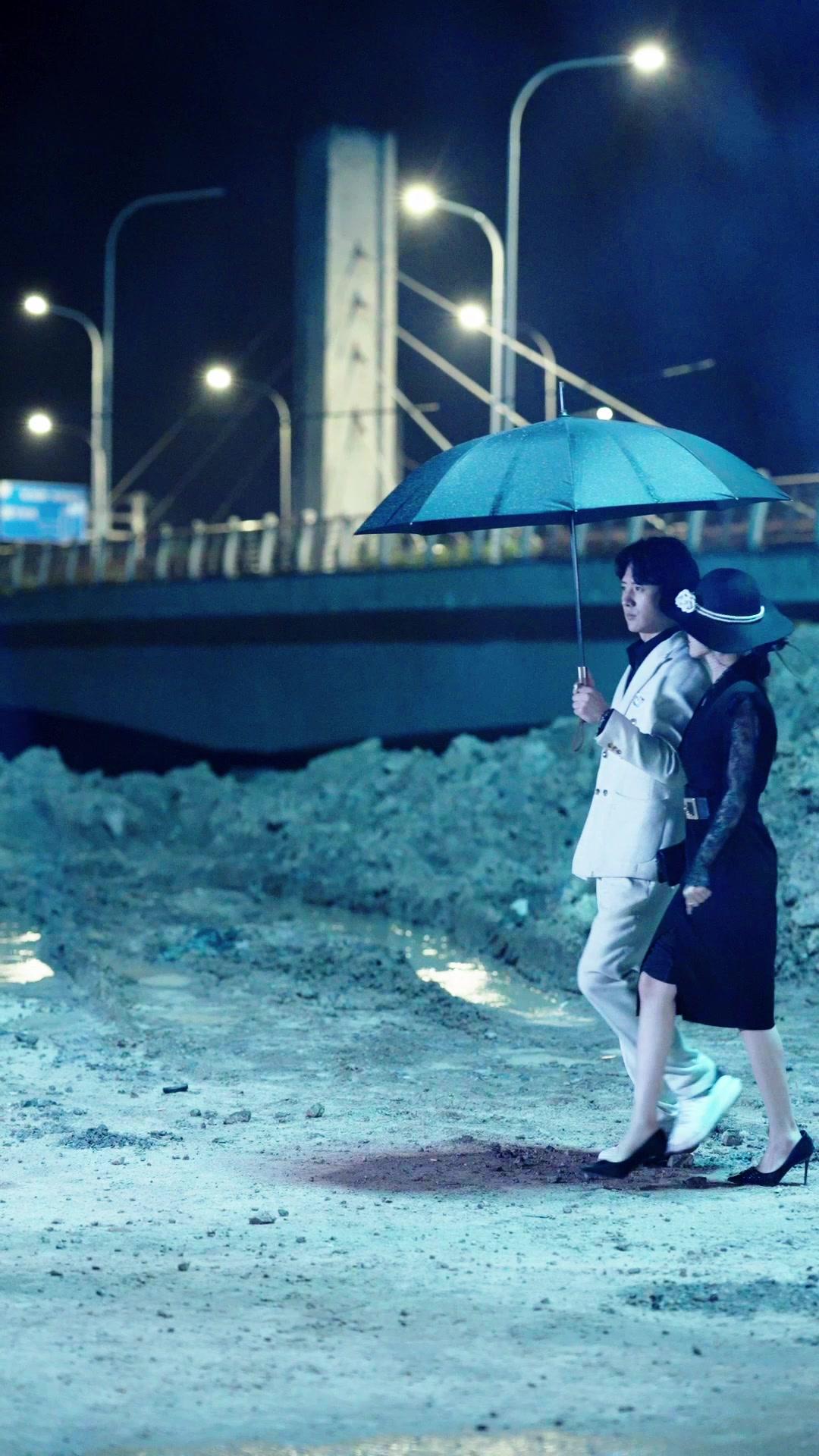 Api Dendam, Cinta yang Terkubur