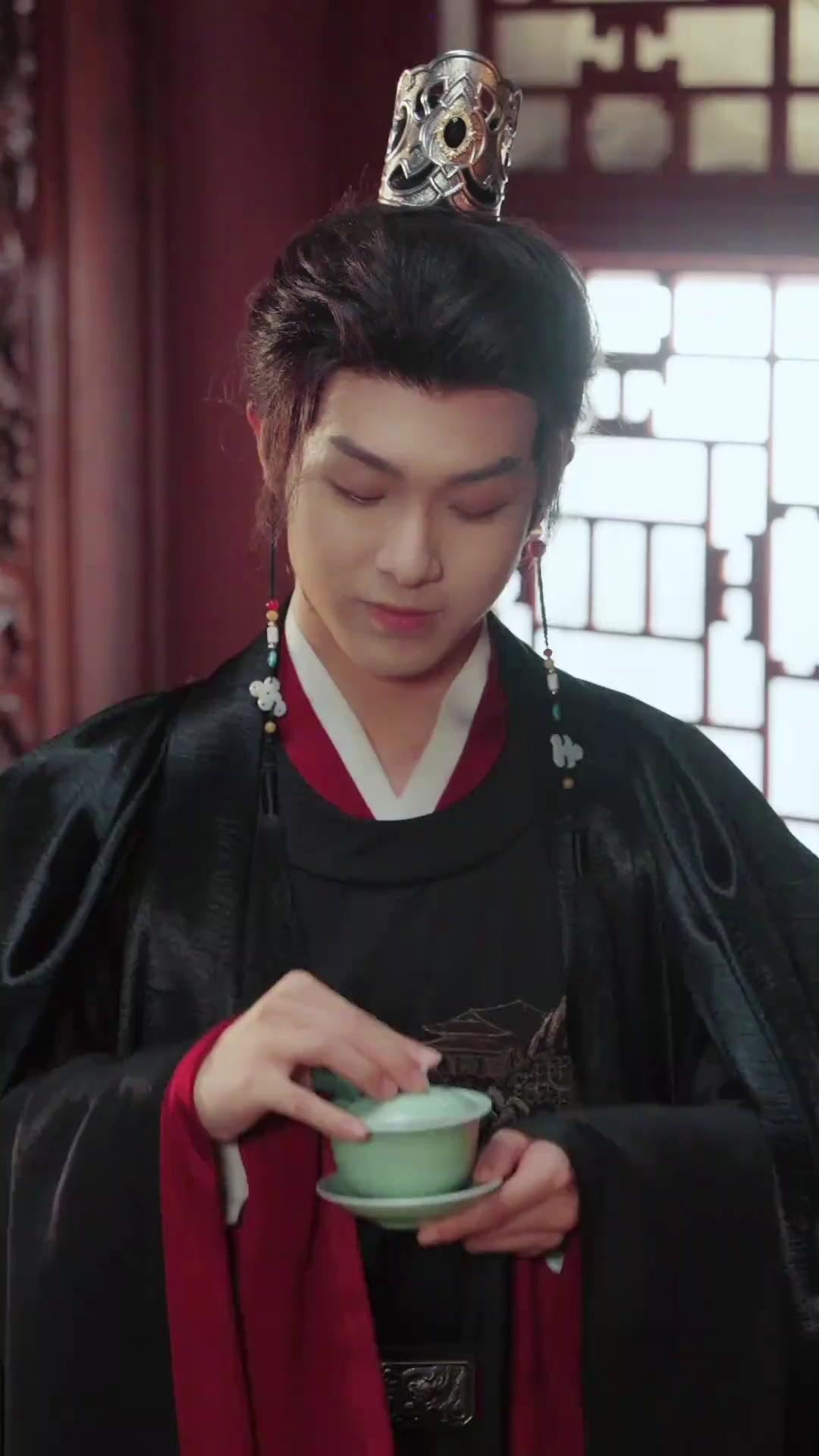 ليلى عرافة القصر