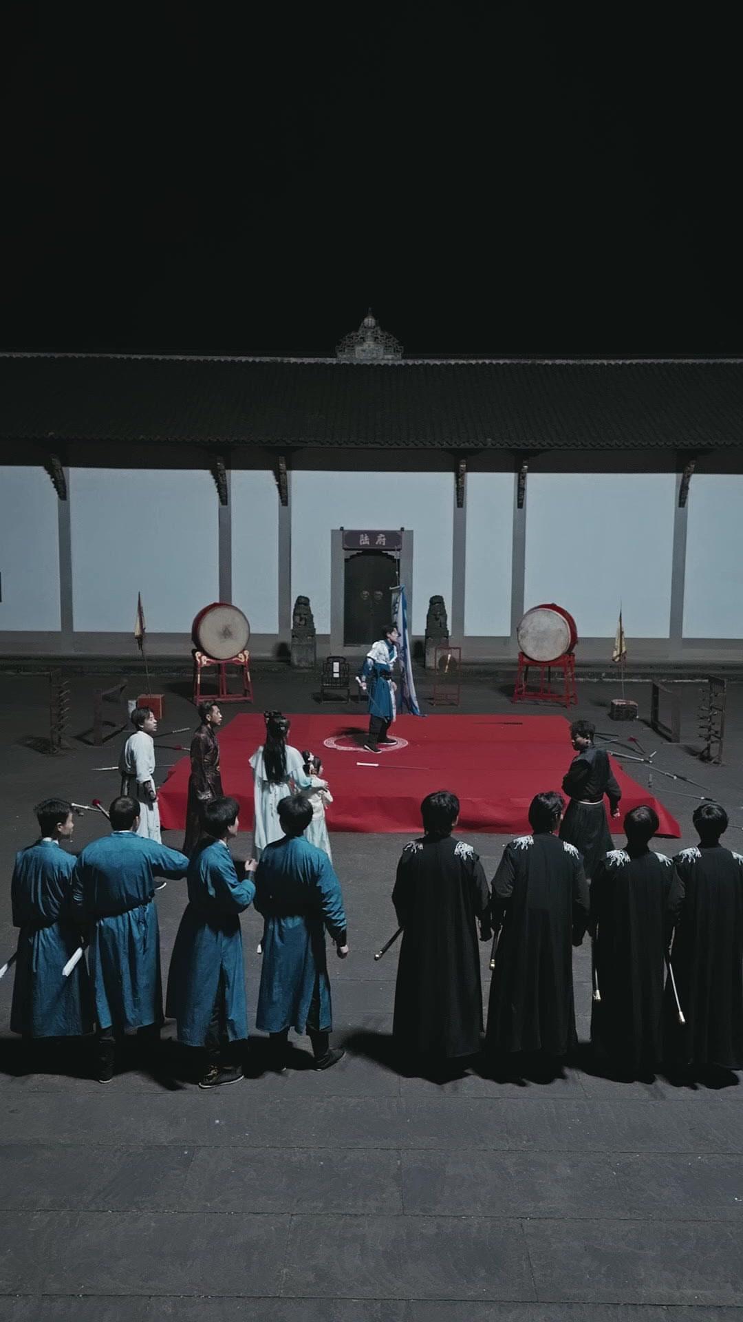 Loser? Martial World Knelt!