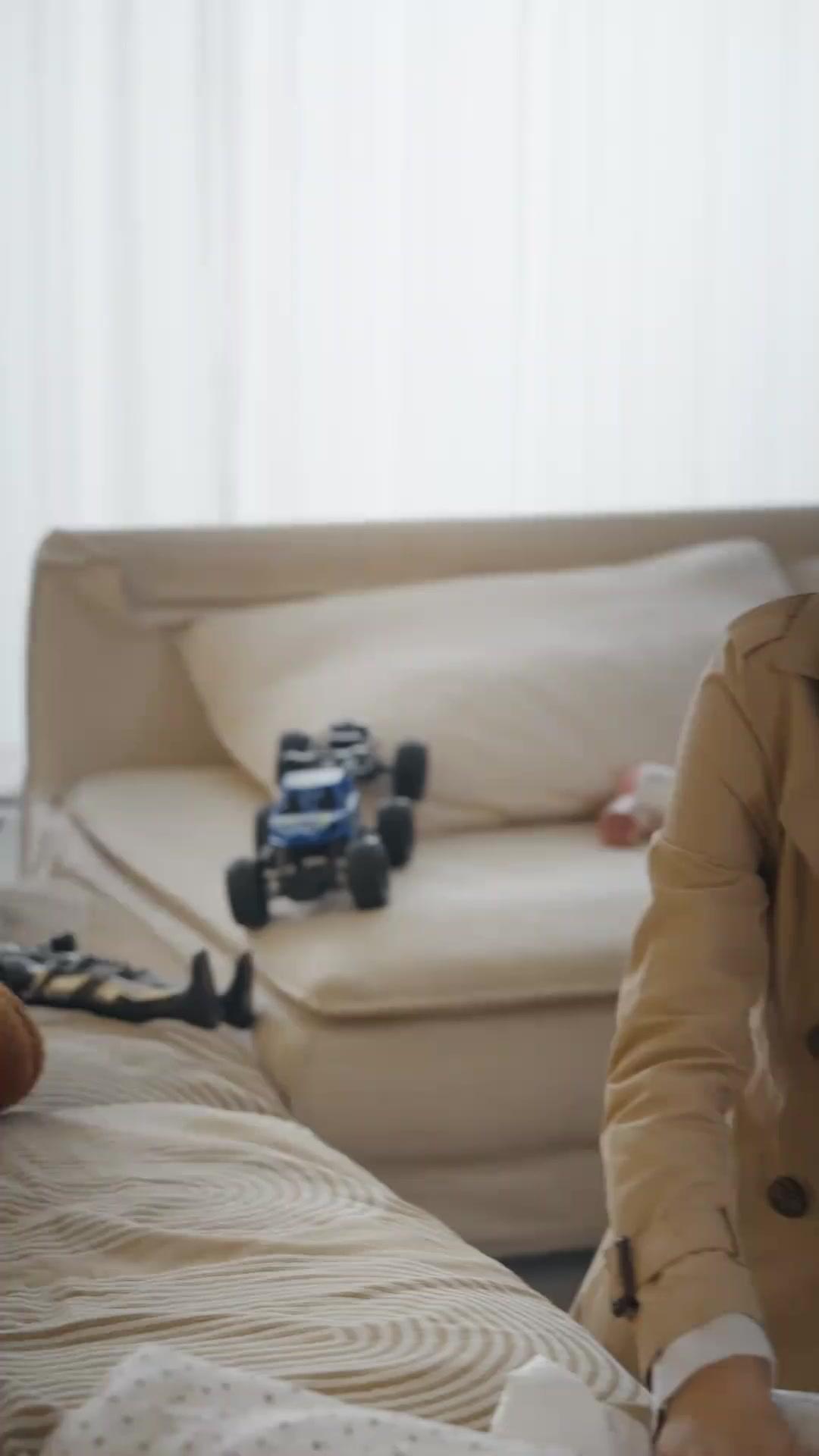 Cinta Kontrak, Bos Cemburu!