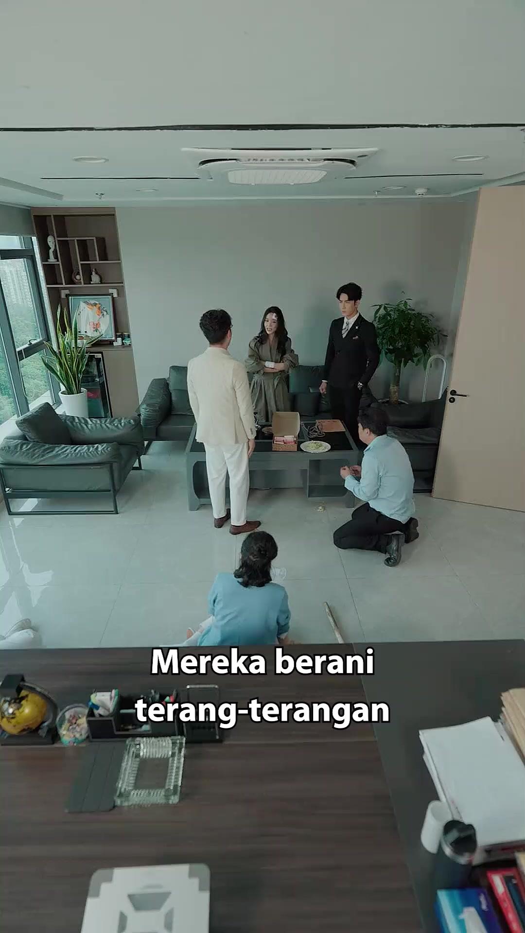 (Dubbing) Daun Gugur, Akar Keadilan