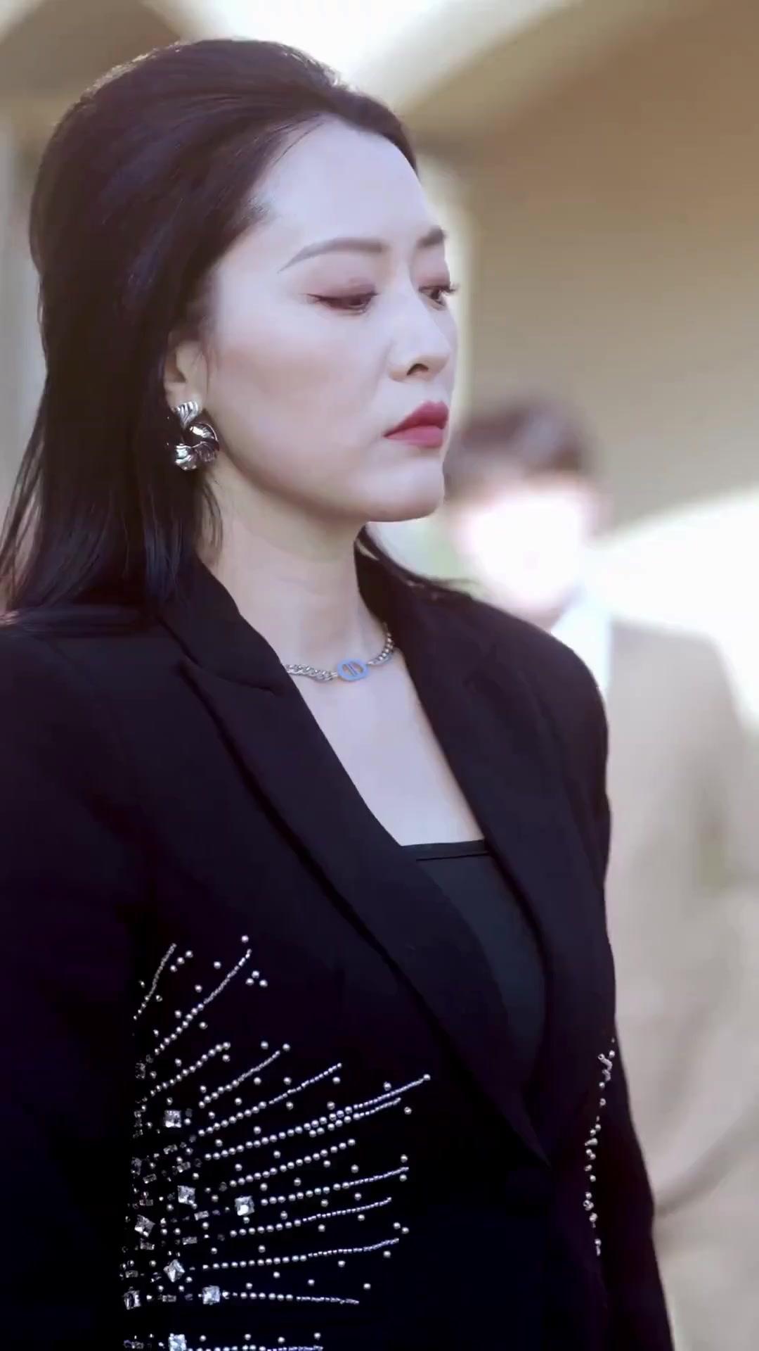 (Dubbed) You Picked the Wrong Mother to Cross!