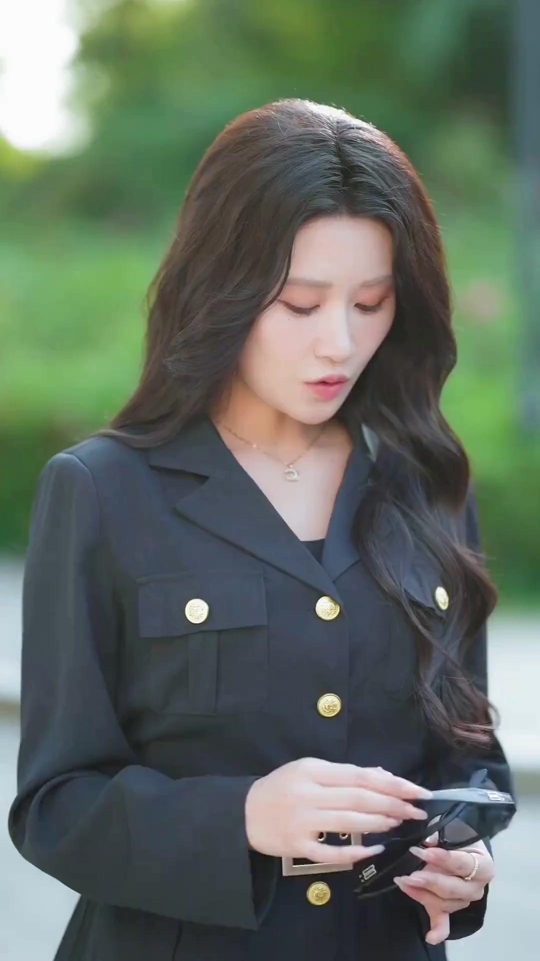 (Dubbed) Ms. CEO's Invincible Guard