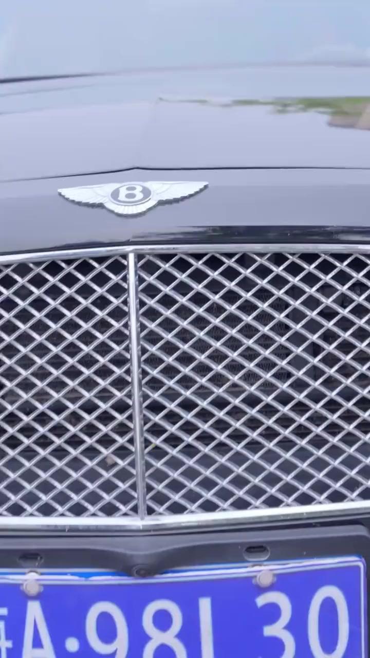 El amor se fue al dar la espalda