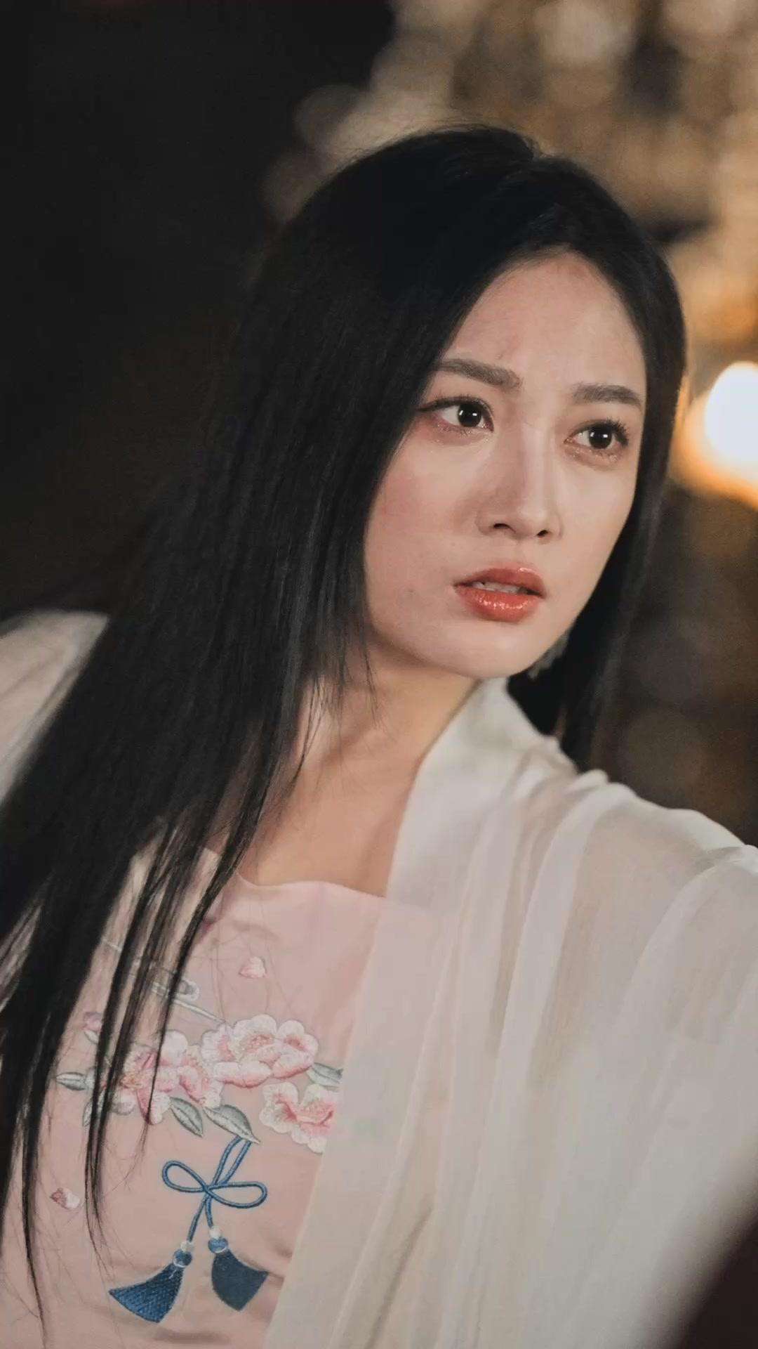 FLEUR DÉCHUE, ÂME EN COLÈRE