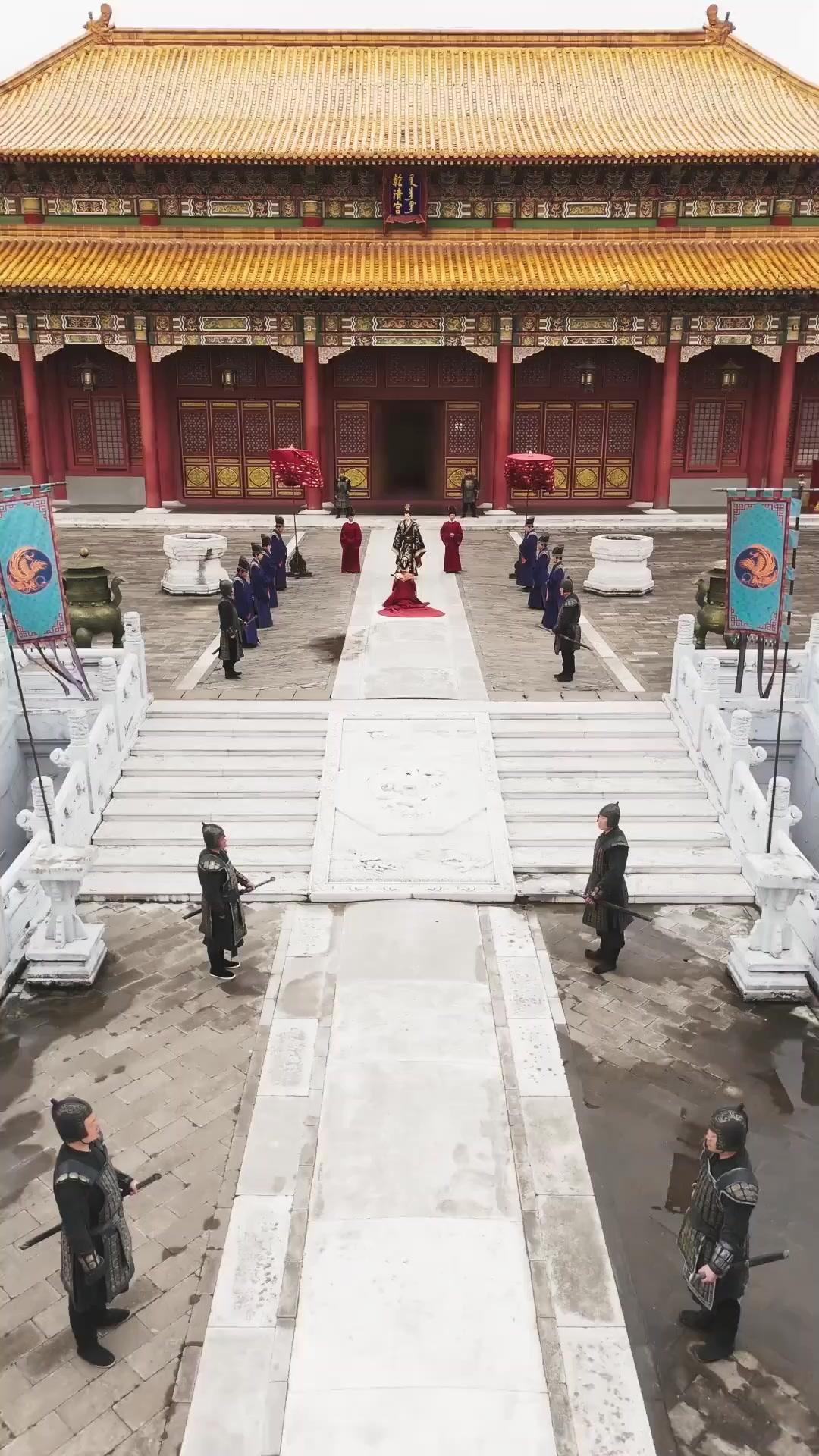 余の皇后は余を殺したい