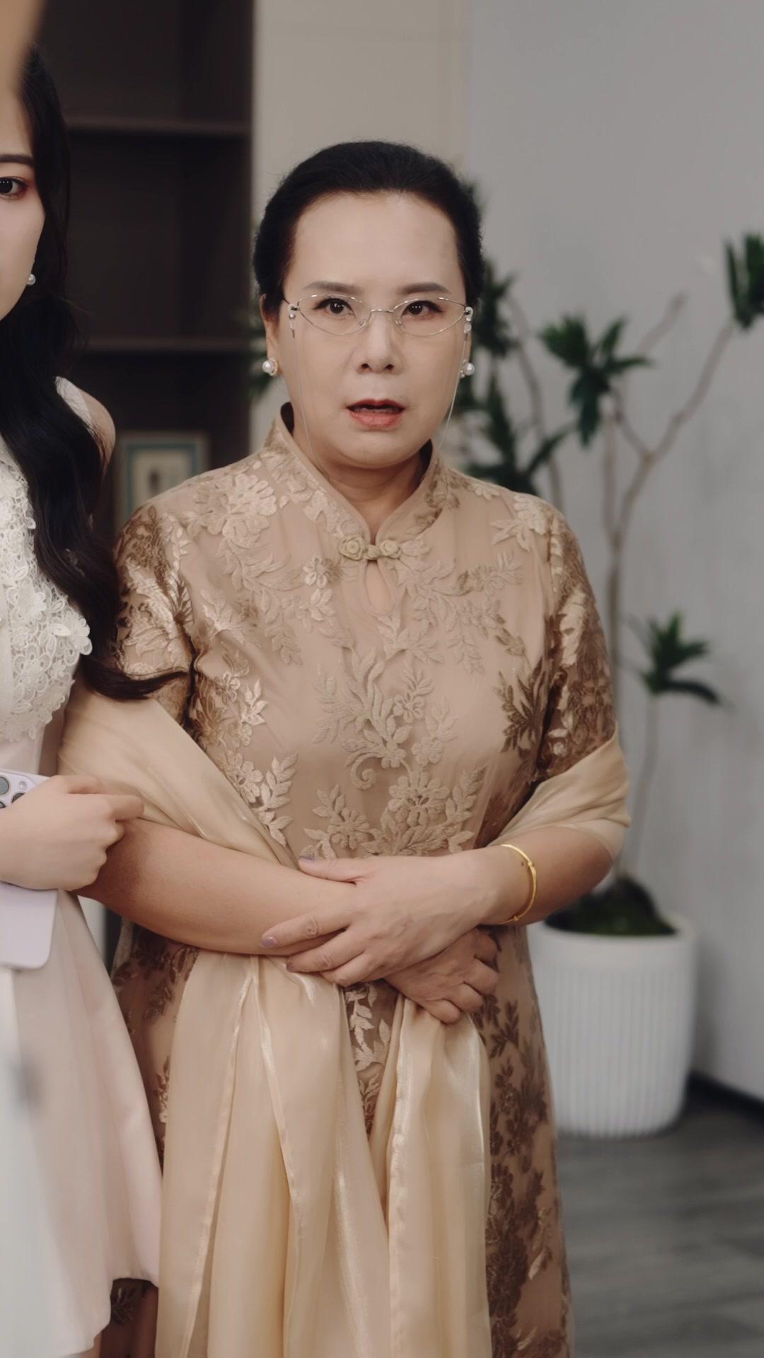 Seragam Perang di Balik Apron