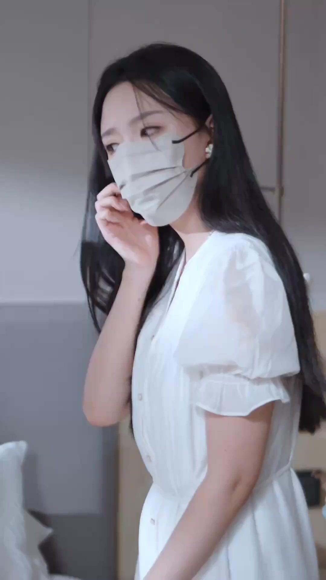 Bayangan Di Balik Senyum Indahmu