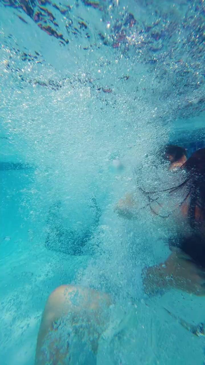 Grávida dos Gêmeos do Bilionário, O Amor Começa