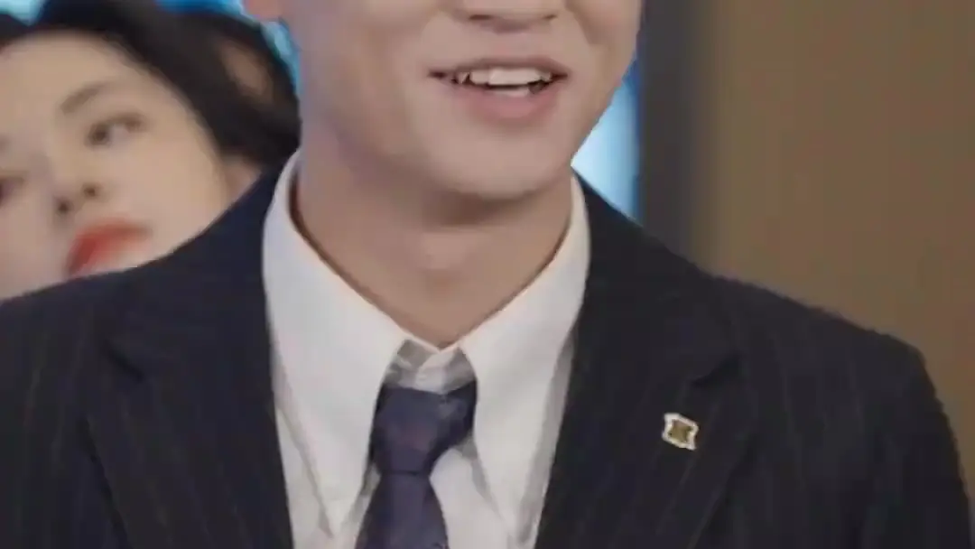 (Doublage) MA FEMME, LA PDG : Quand le clown devient roi du sommet tech