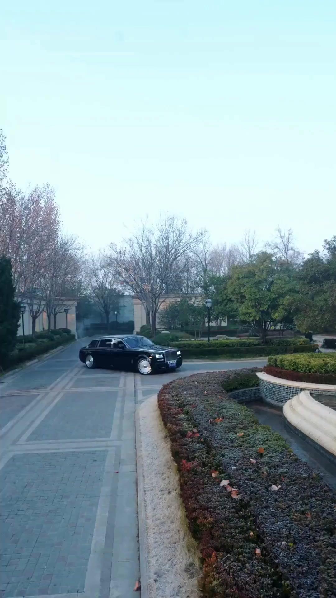 (Dublajlı) Karanlığın Efendisi