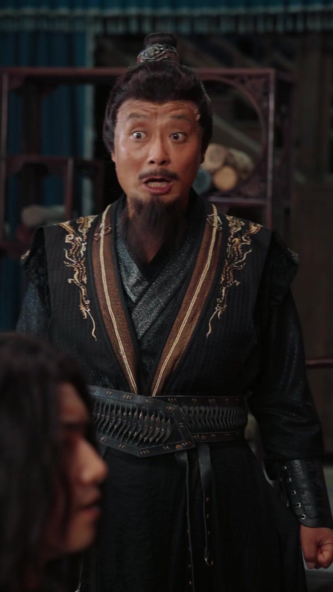 Bajo la máscara del inútil