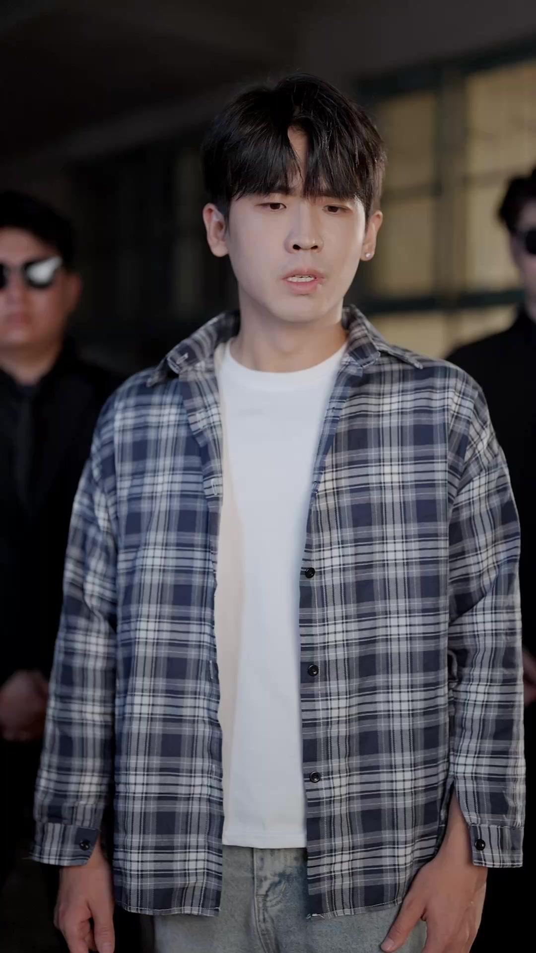 Bayangan Di Balik Senyum Indahmu