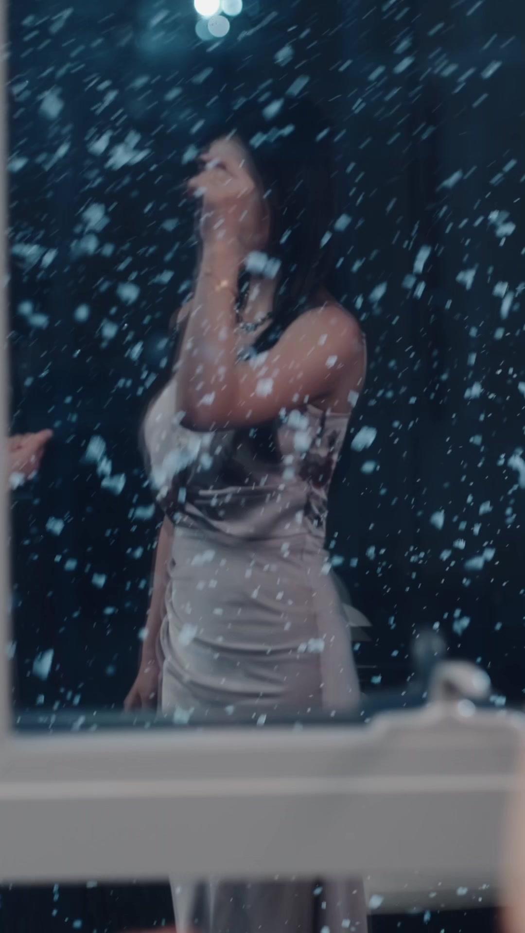 Sayap Terkandas, Pedang Terhunus