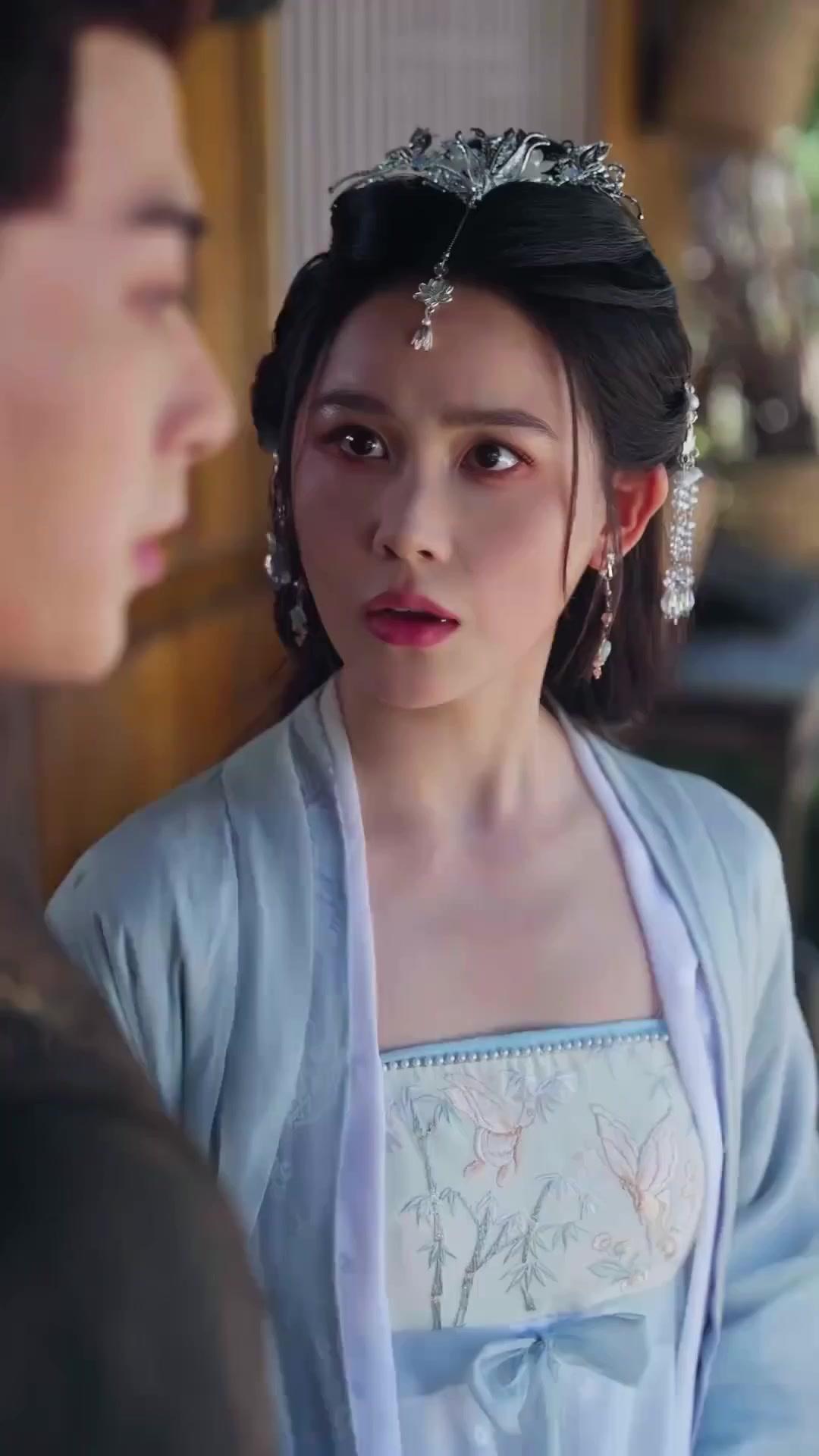 (Doblado) Lo hice rey, me encadenó