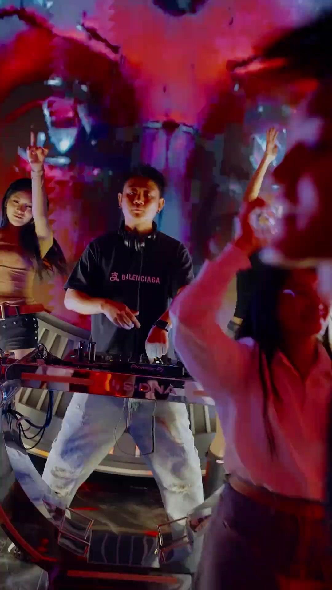 Verliebt in mich – mein Milliardär-Butler