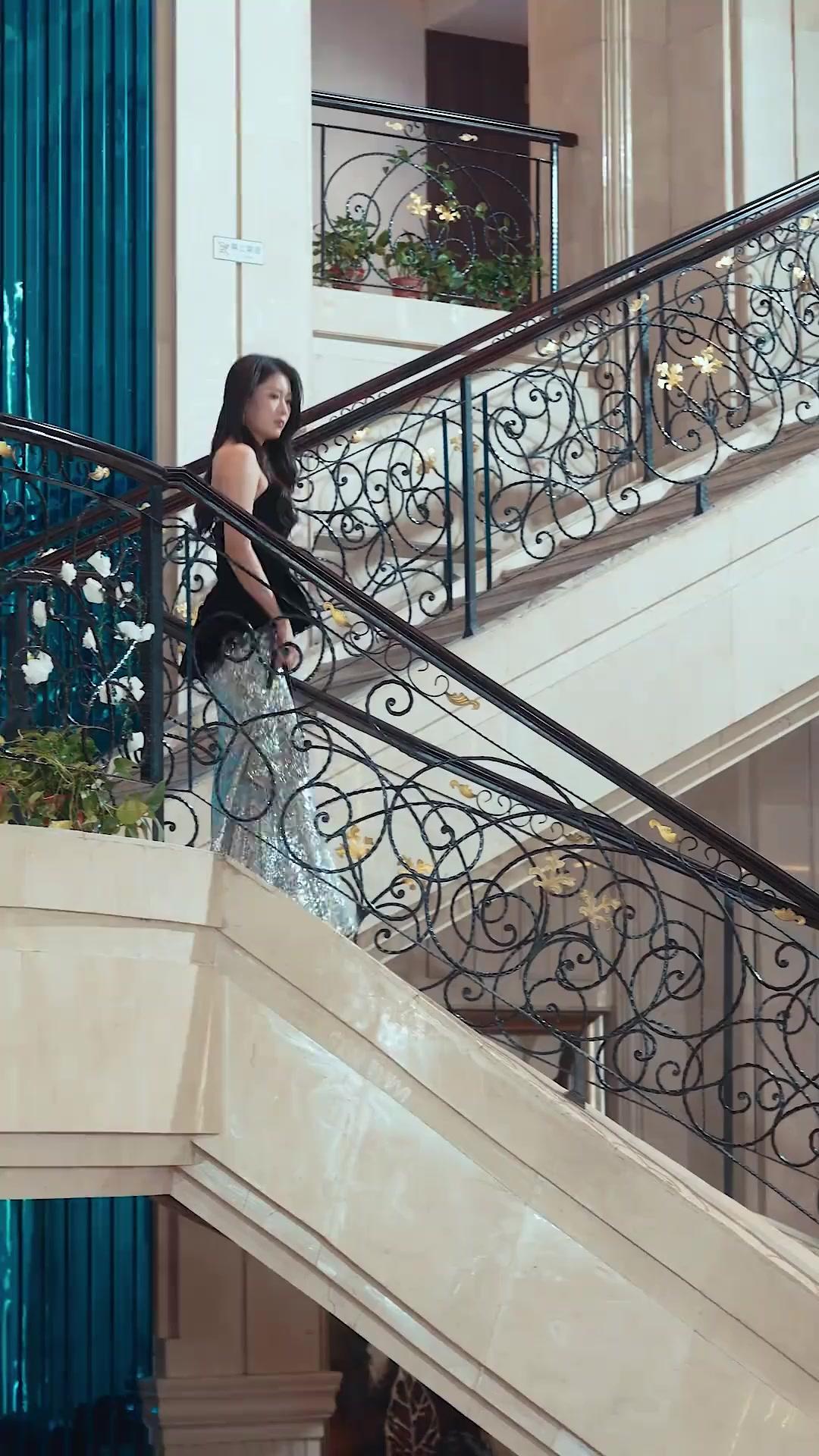 Ly Hôn Để Tỏa Sáng