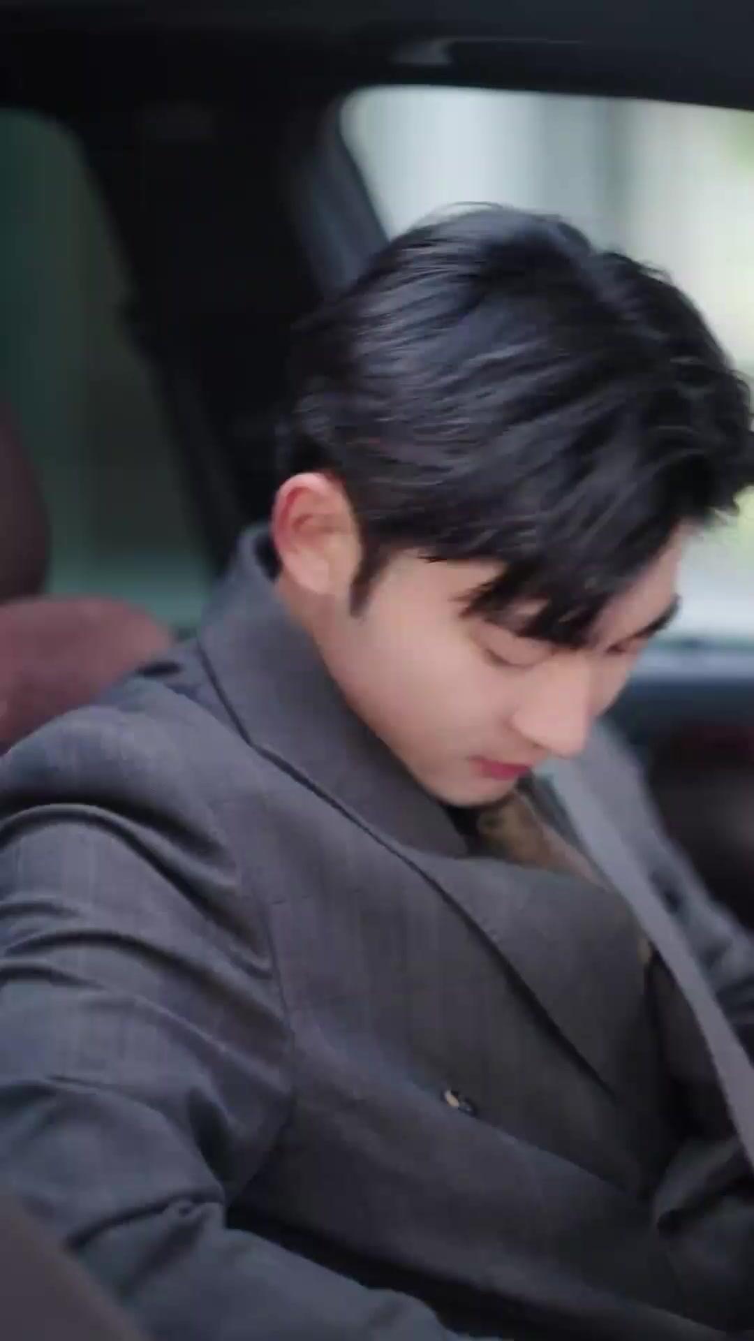 (Dublajlı) Çatlak Aynadan Paris Manzarası