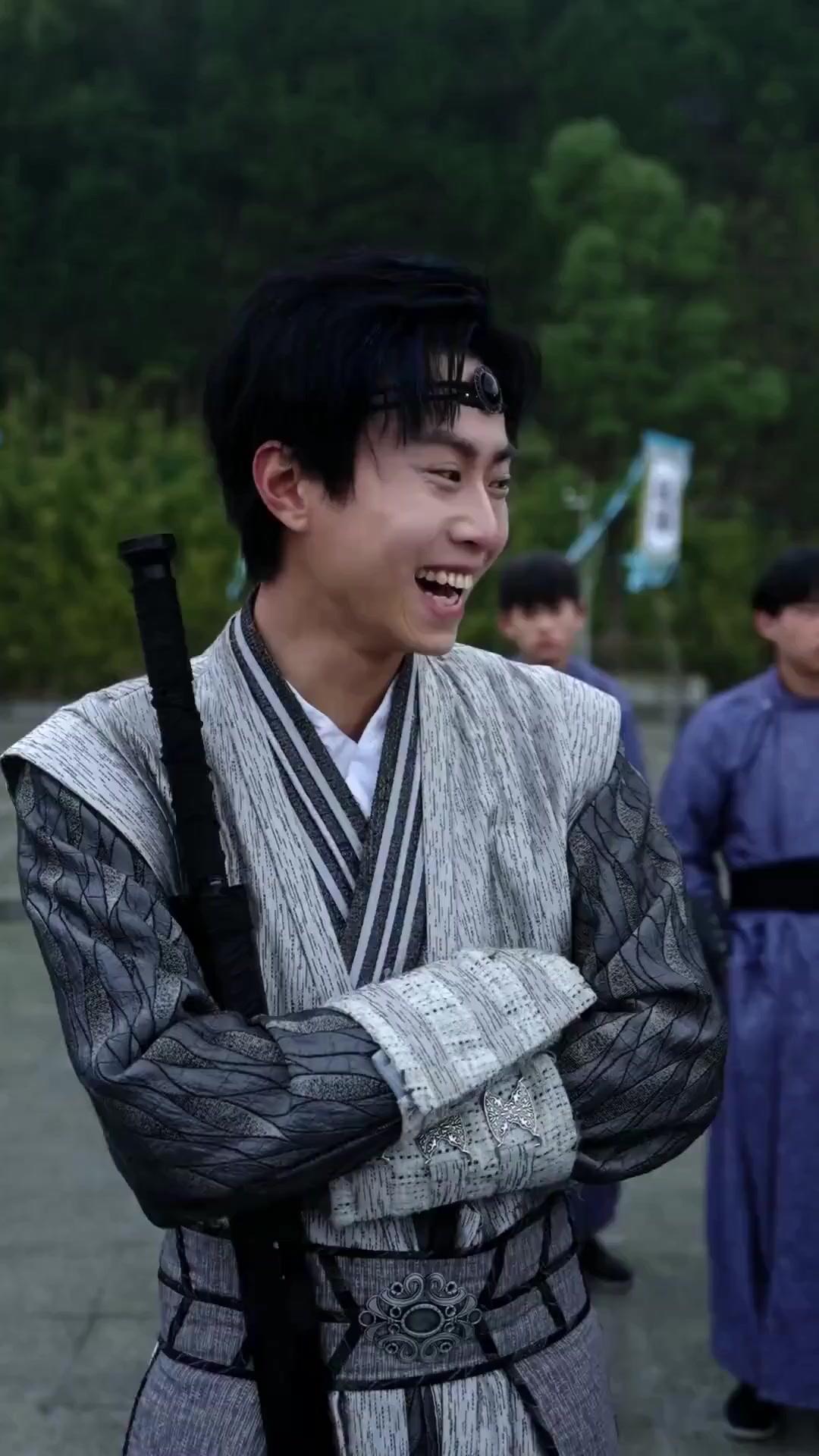 (Doblado)Maestro Joven de la espada