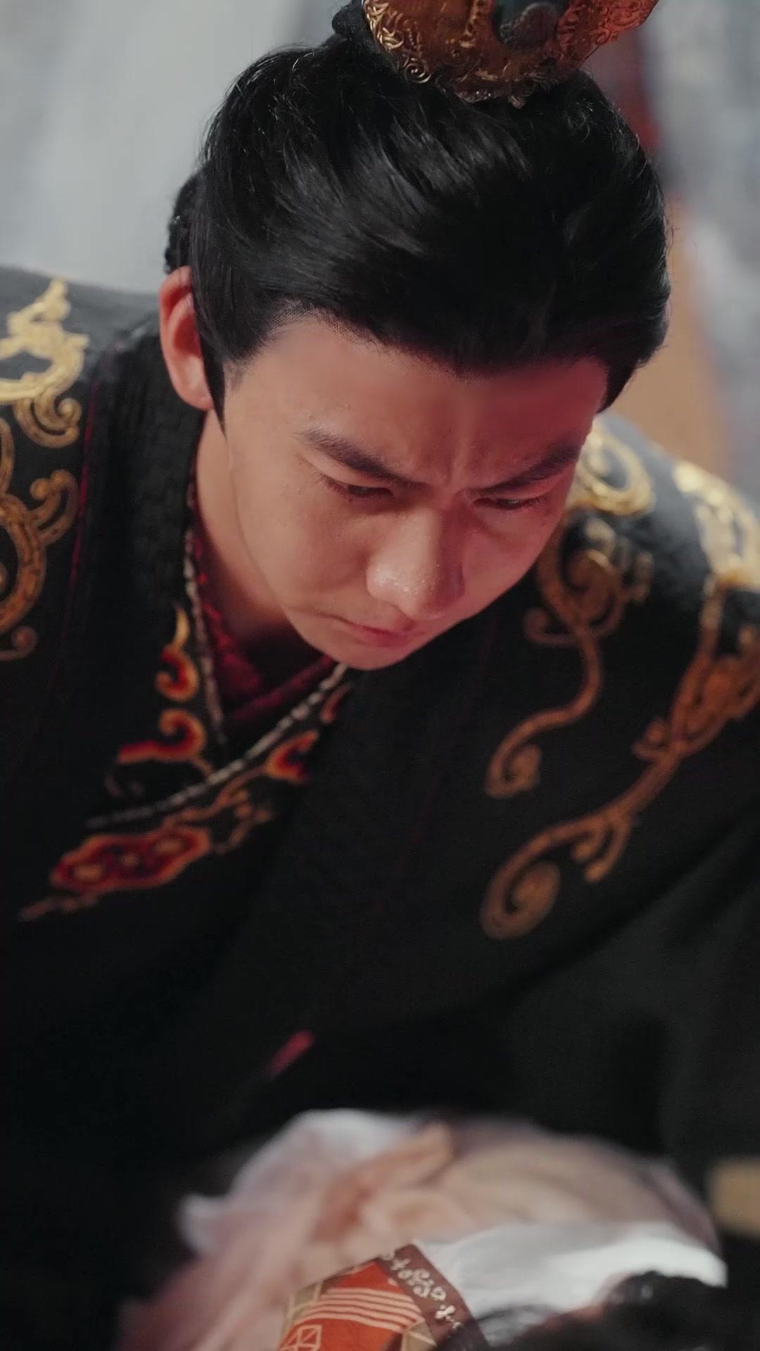 Percaturan Takdir Di Istana