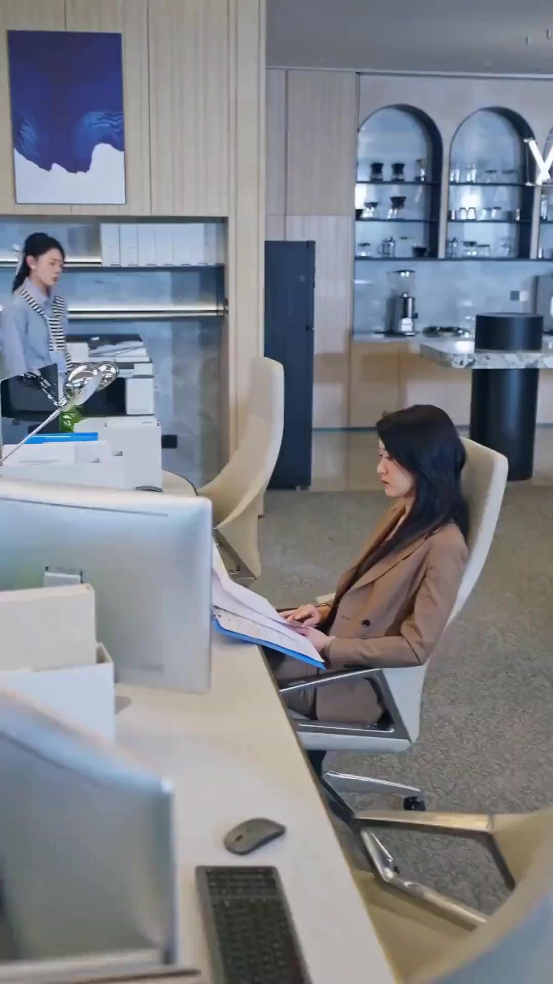 (Sulih suara) Cinta Pertama Adalah Luka