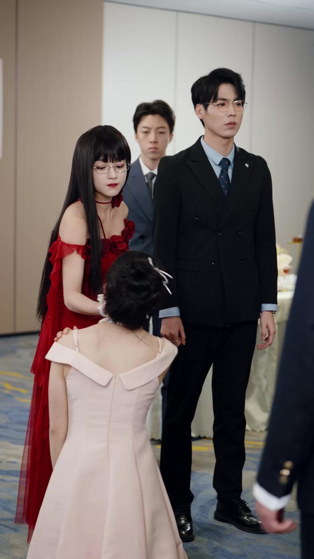 Don't Mess With the Genius Heiress