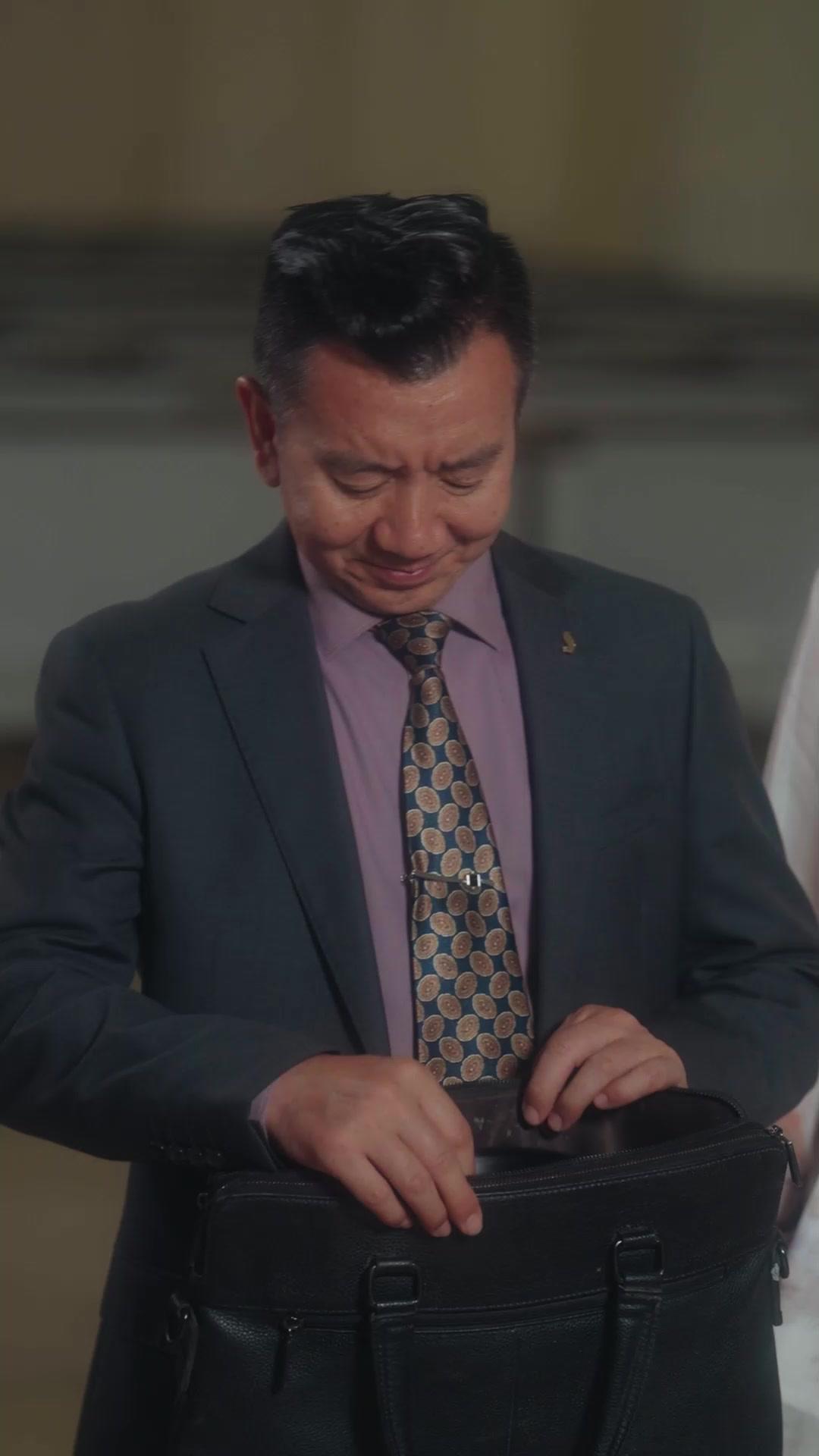 Nueva profesora: bella e imponente