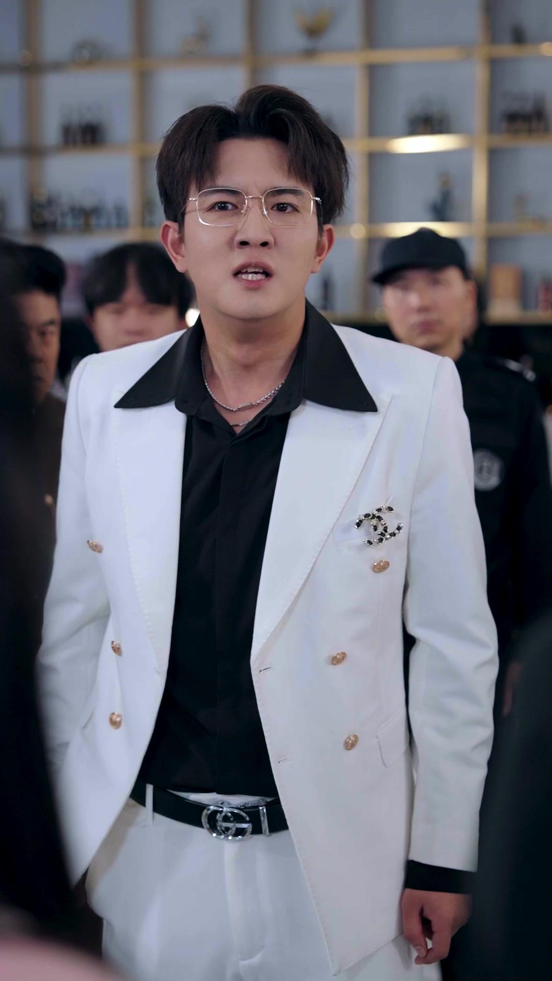 Hell Kitty Lashing Out