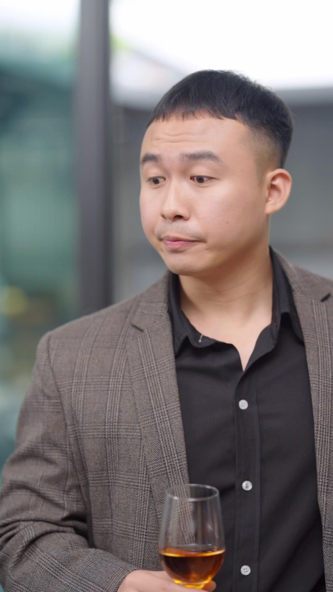 Si Jenius Catur Igo Berjari Emas