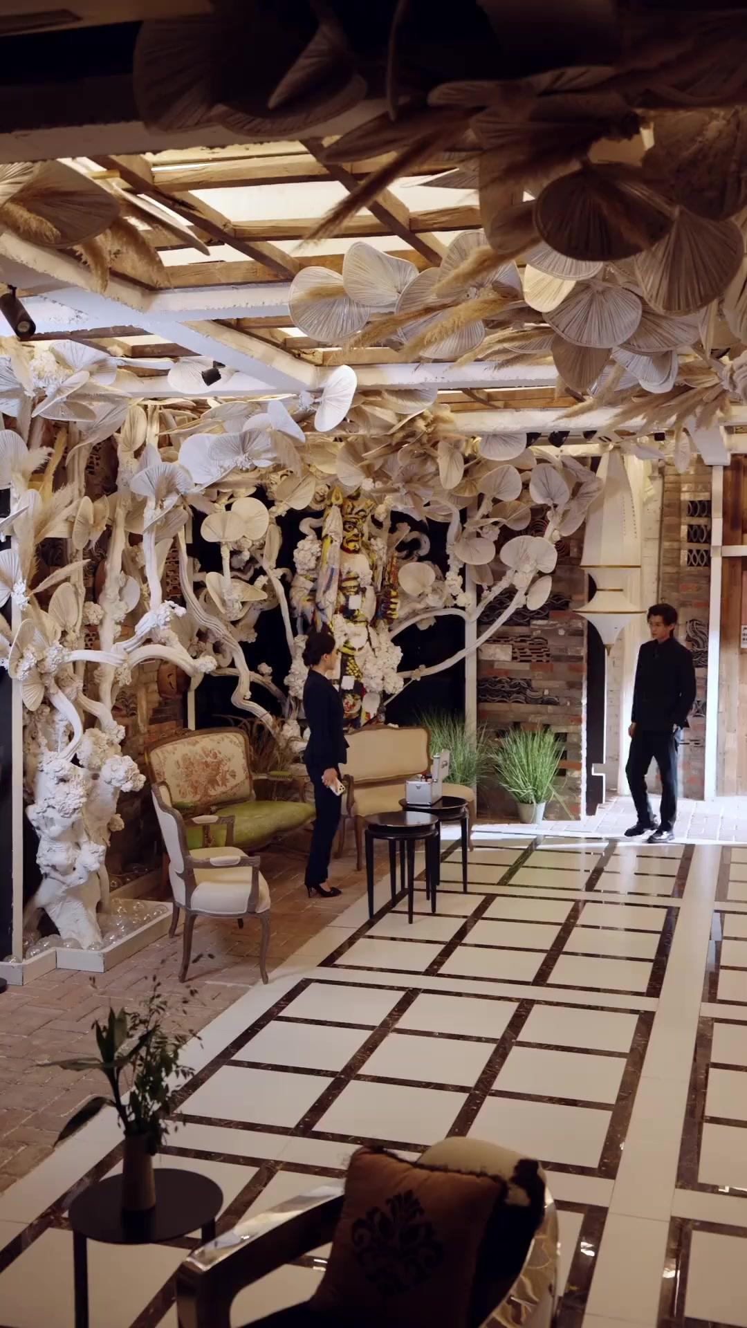 ใกล้แค่เอื้อม แต่ไกลสุดใจ