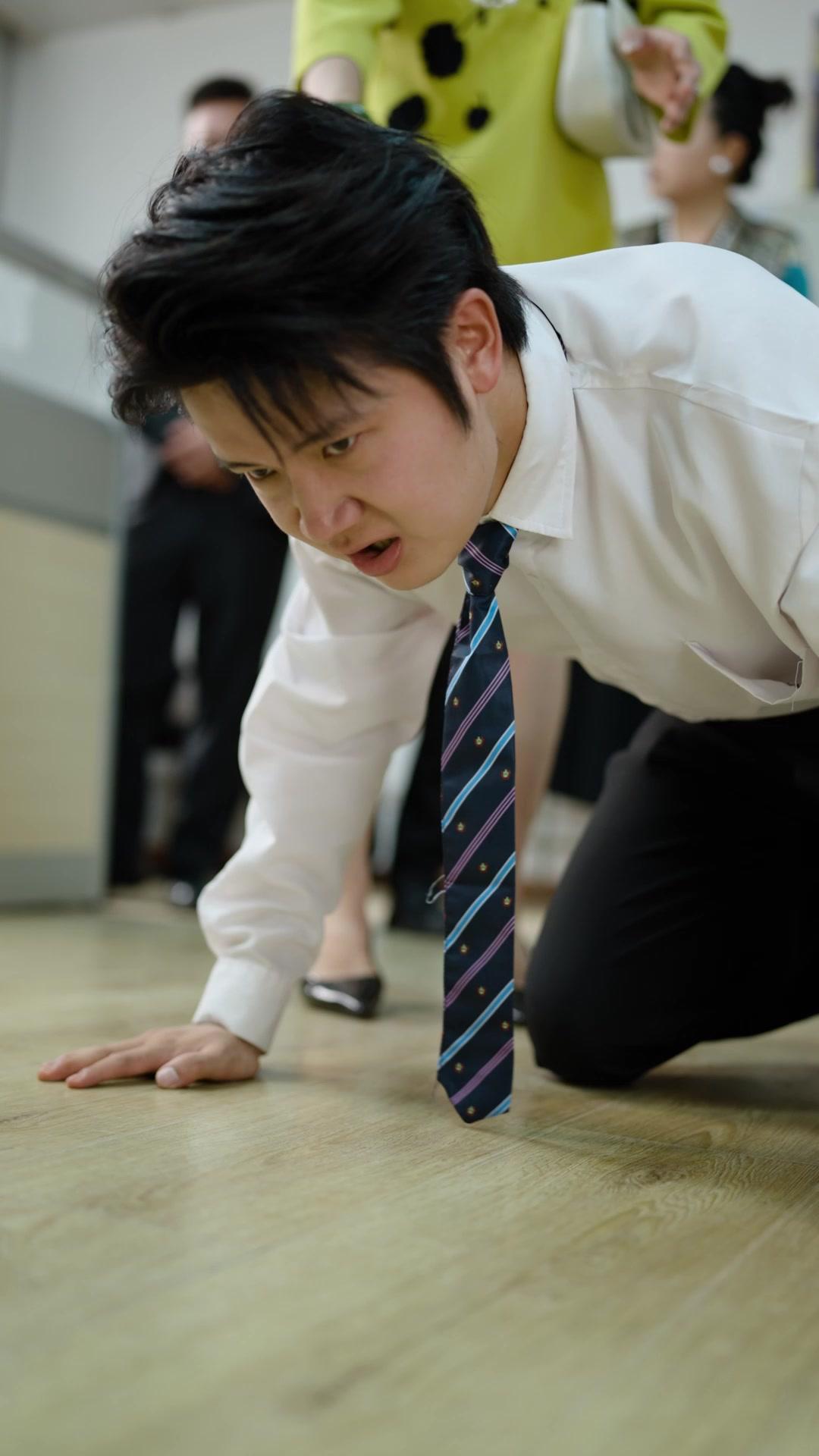 老大魂穿高中生：現在只想當學霸