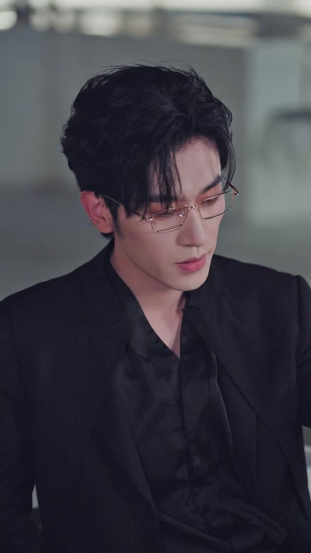 AU CŒUR D'UN DÉSIR COUPABLE